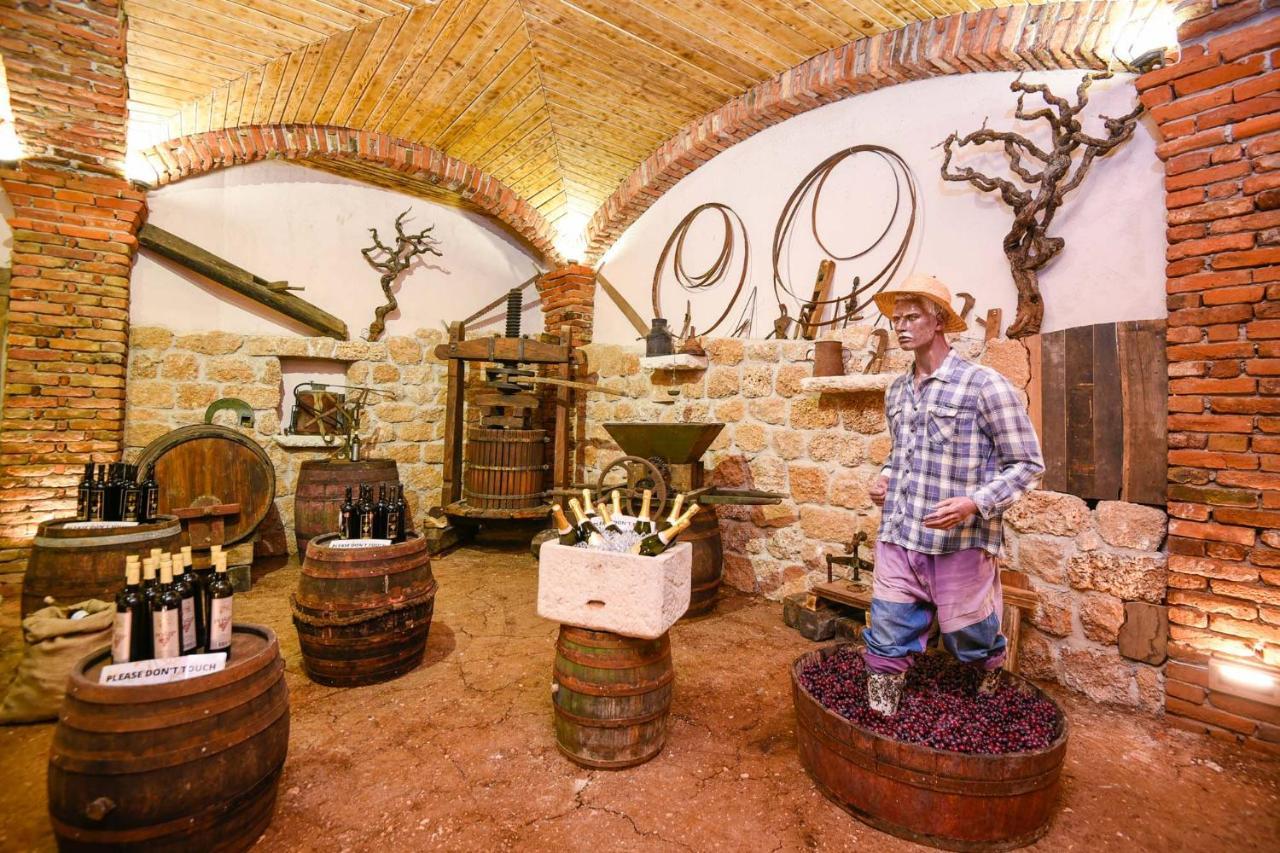 Wine Resort Adriatic Mikulic Orebić Exterior foto