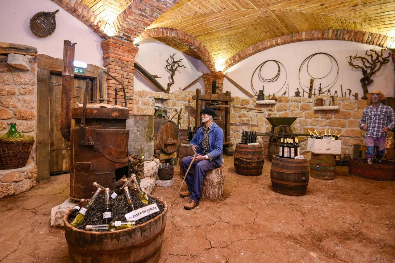 Wine Resort Adriatic Mikulic Orebić Exterior foto