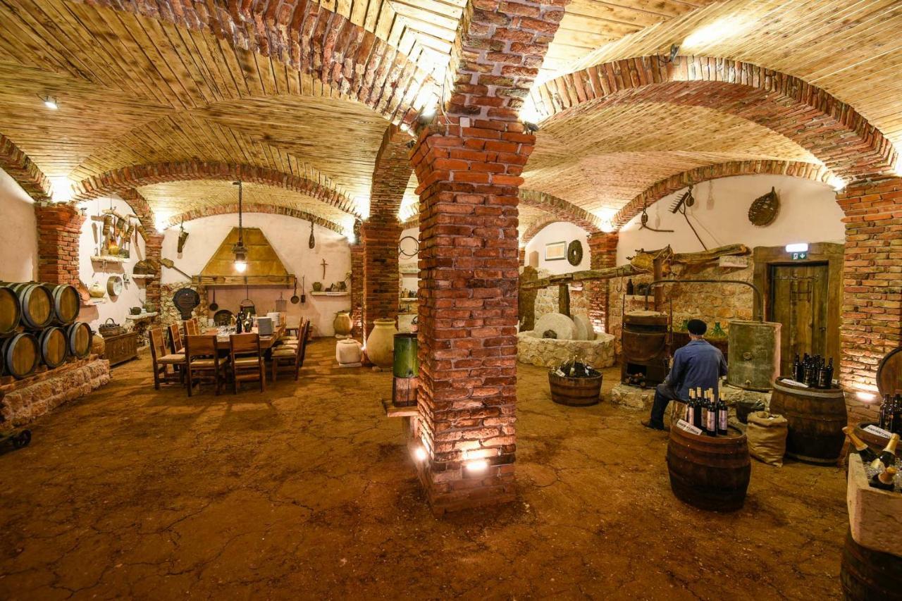 Wine Resort Adriatic Mikulic Orebić Exterior foto