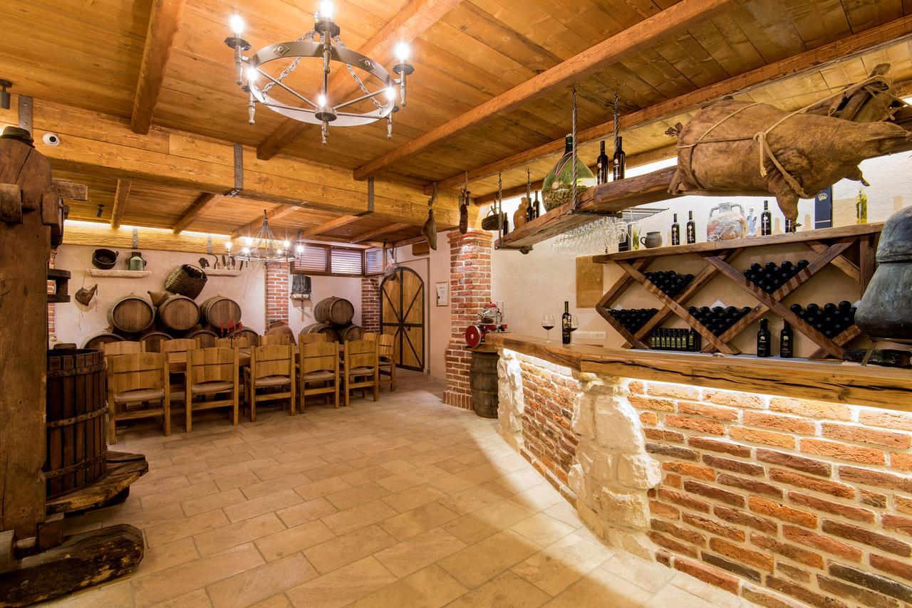 Wine Resort Adriatic Mikulic Orebić Exterior foto